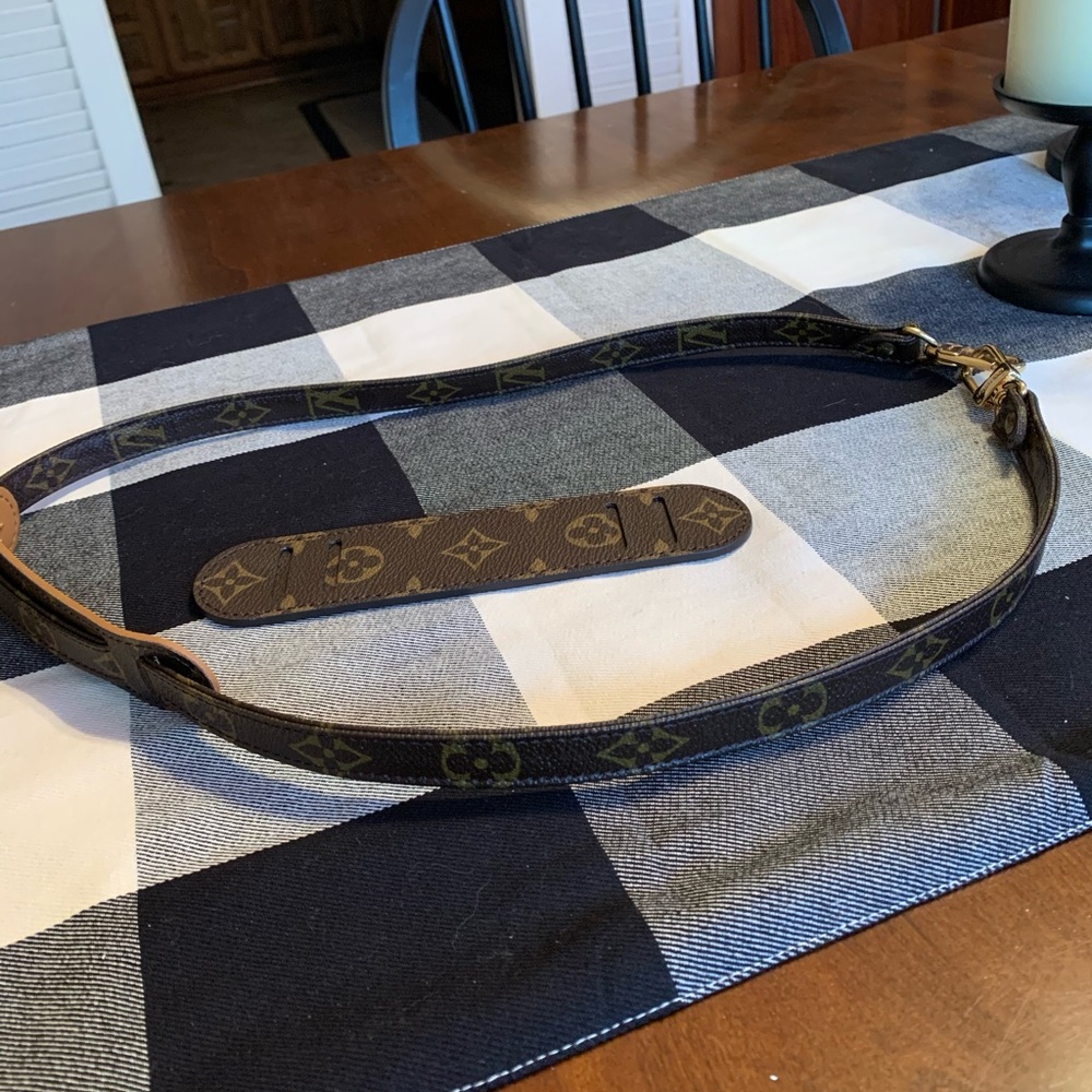 Monogram strap
